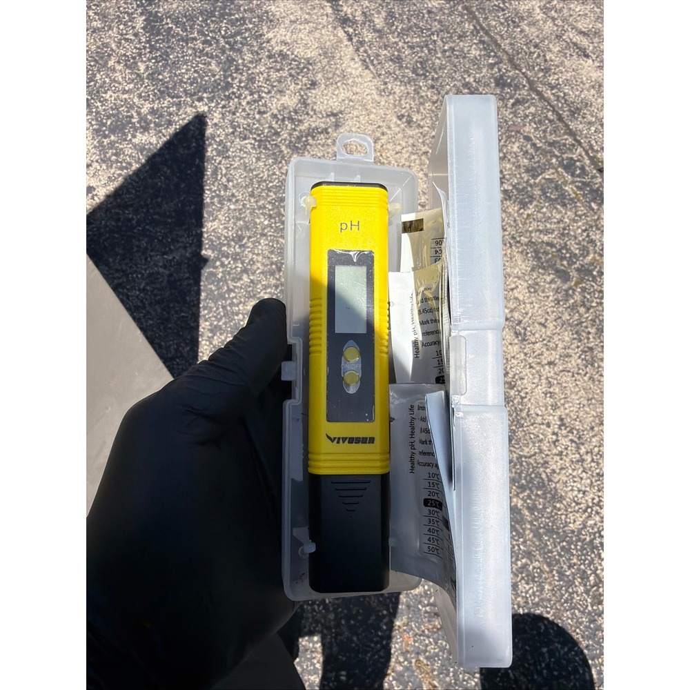VIVOSUN Digital pH Meter High Accuracy Water Tester Pen 0.01 pH Resolution Yello